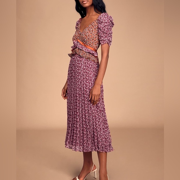 En Saison Dresses & Skirts - NWT Anthropologie En Saison floral pleated, peasant style Floral midi dress